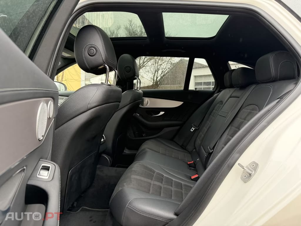 Mercedes-Benz C 300 e AMG Line