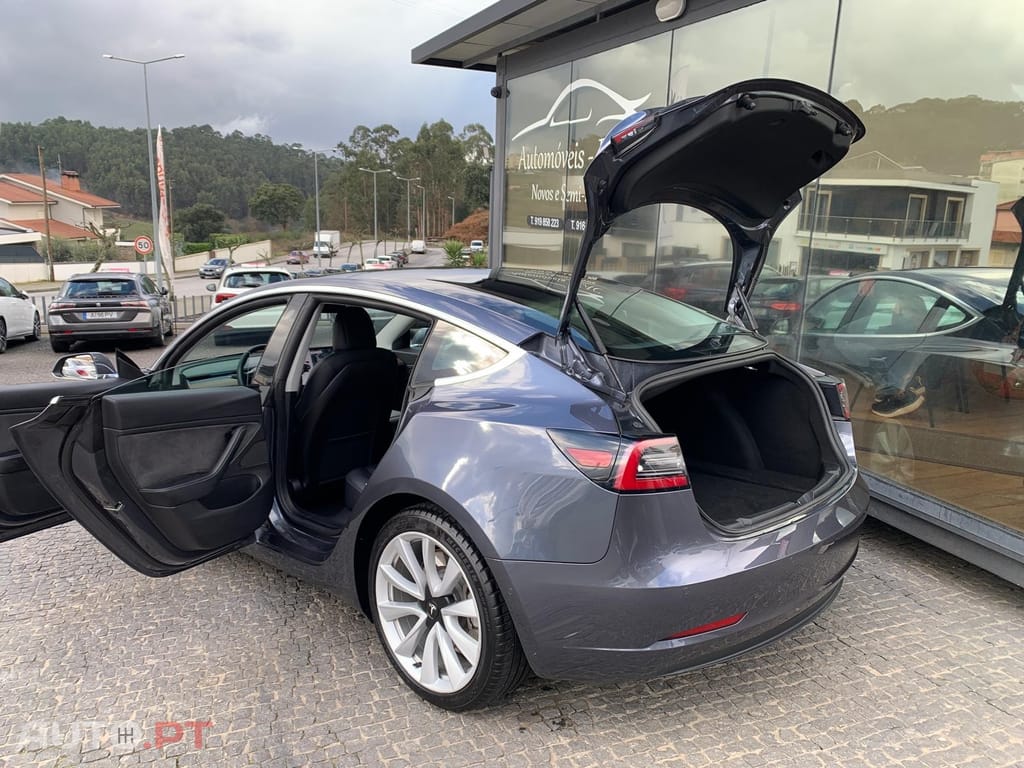 Tesla Model 3 Long-Range Dual Motor AWD
