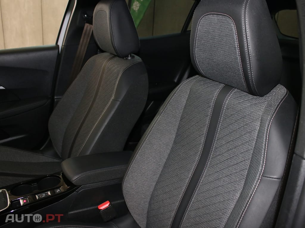 Peugeot 2008 1.2 PureTech Allure