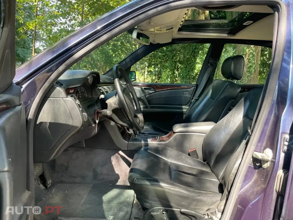 Mercedes-Benz E 300 TD Classic