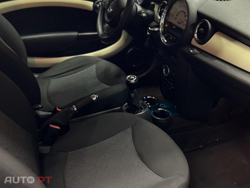 MINI Cooper Cooper D