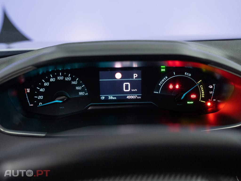 Peugeot E-2008 50 kWh Active Pack