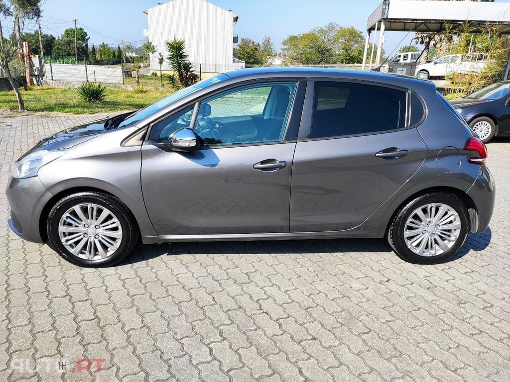 Peugeot 208 1.6 BlueHDi Style