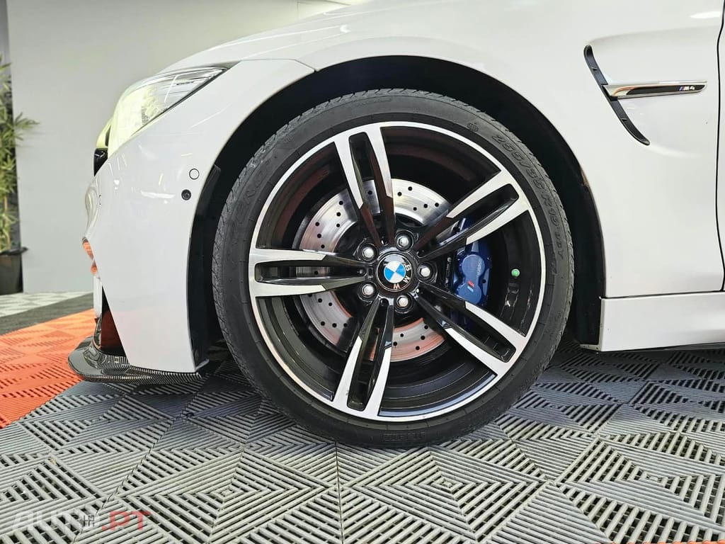 BMW M4 DKG Auto