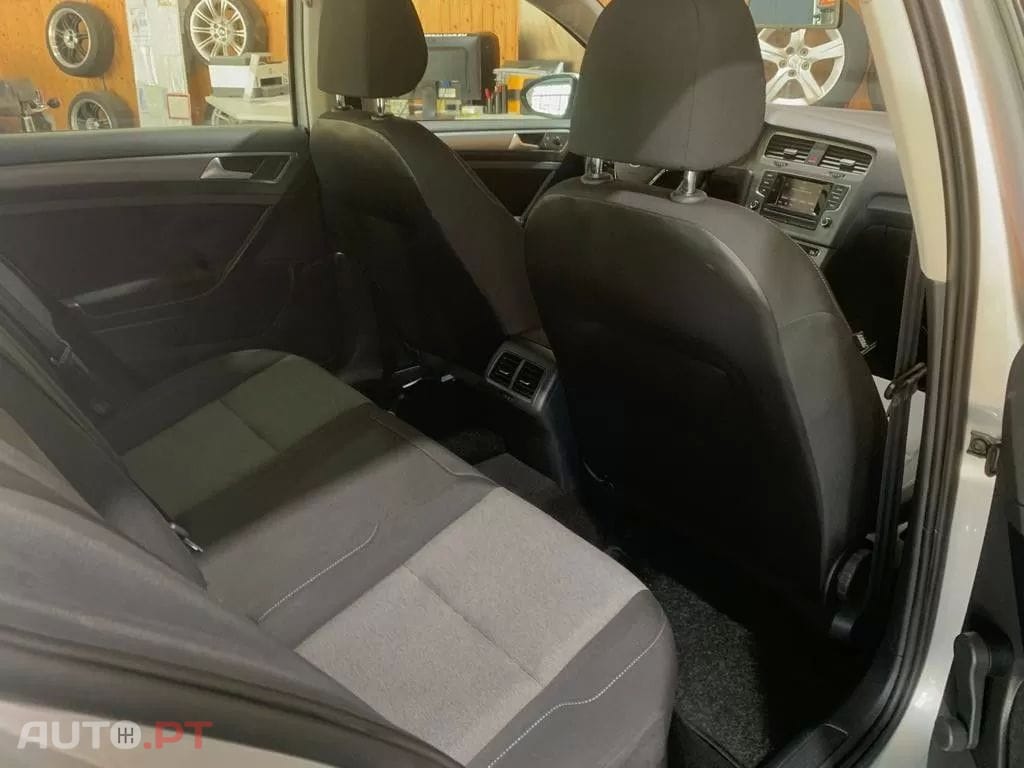 Volkswagen Golf 1.6 TDi Confortline