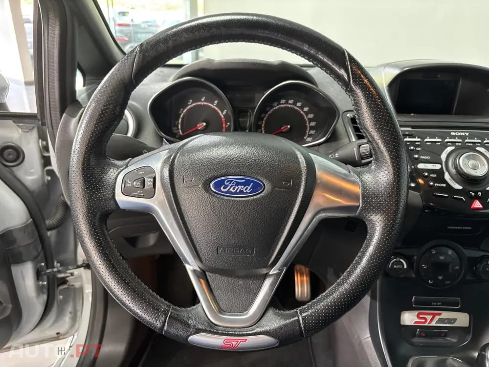 Ford Fiesta 1.6 EcoBoost ST200