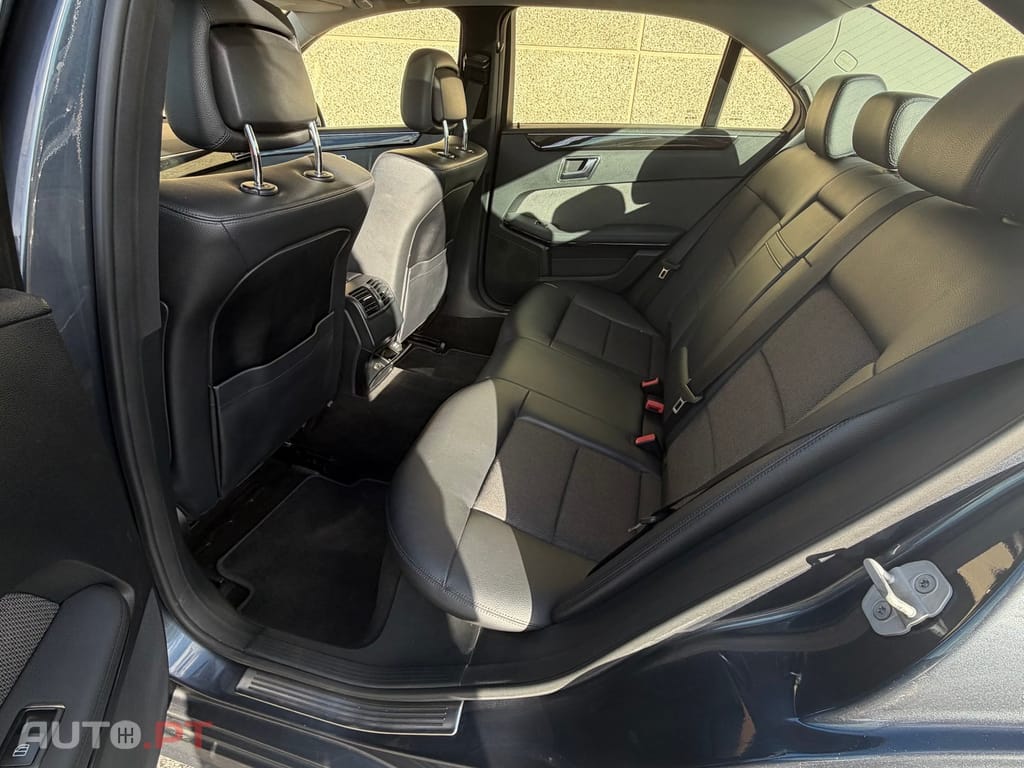 Mercedes-Benz E 200 CDi Elegance BlueEf. Auto.