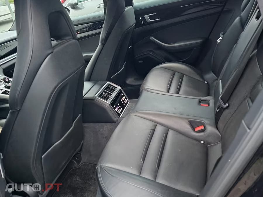 Porsche Panamera 4 E-Hybrid