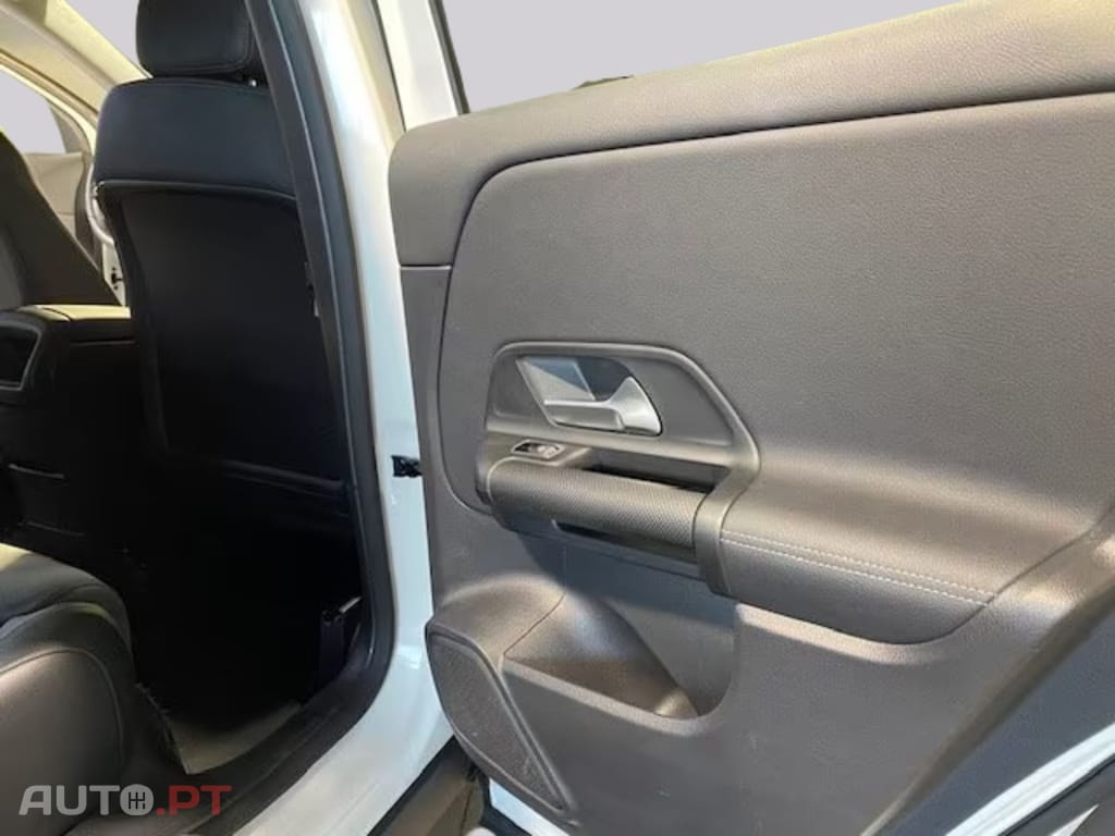 Mercedes-Benz GLA 250 I.V.A DEDUTIVEL e Style