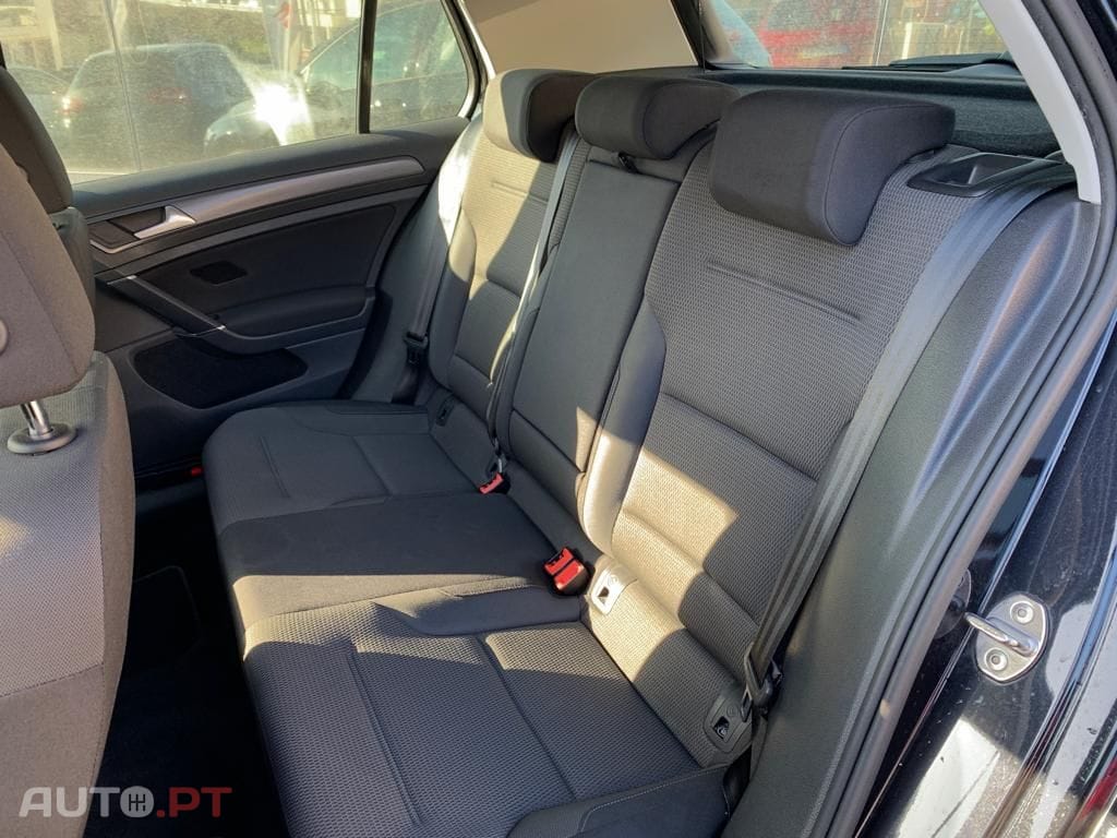 Volkswagen Golf 1.6 TDI Highline