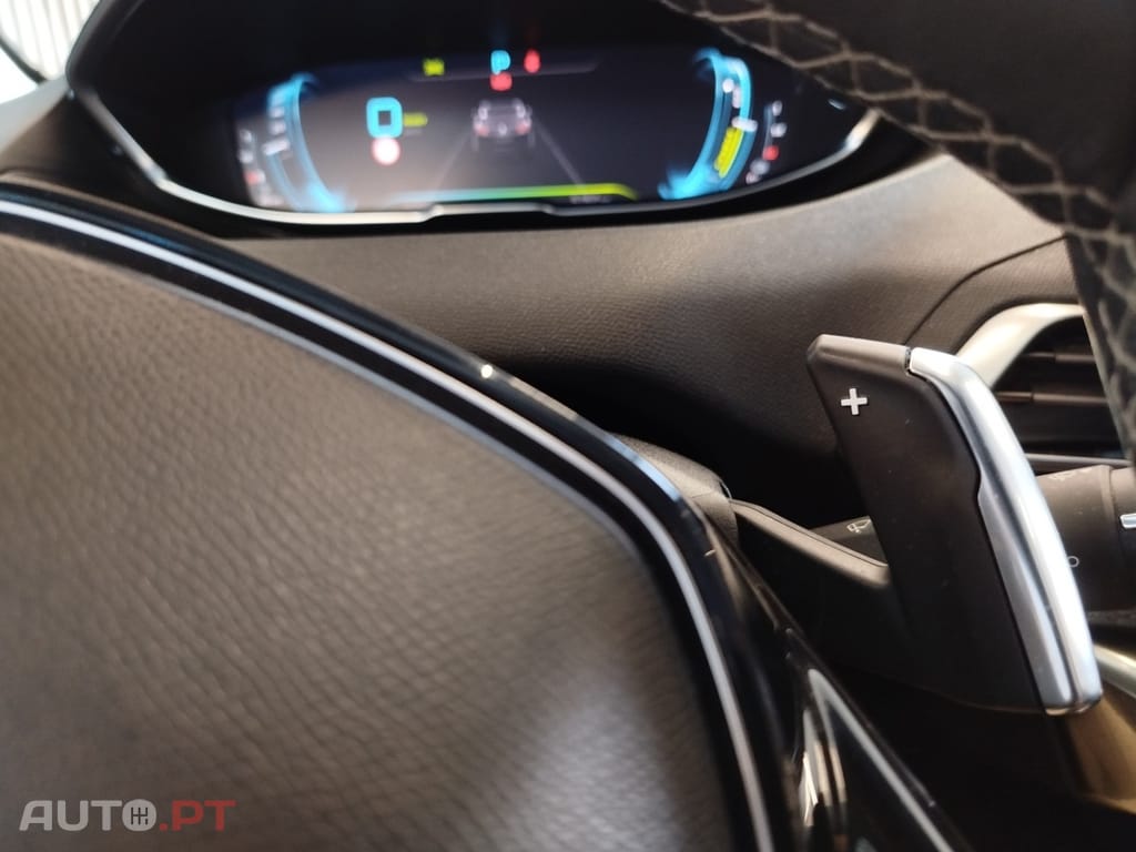 Peugeot 3008 1.6 Hybrid Allure Pack e-EAT8