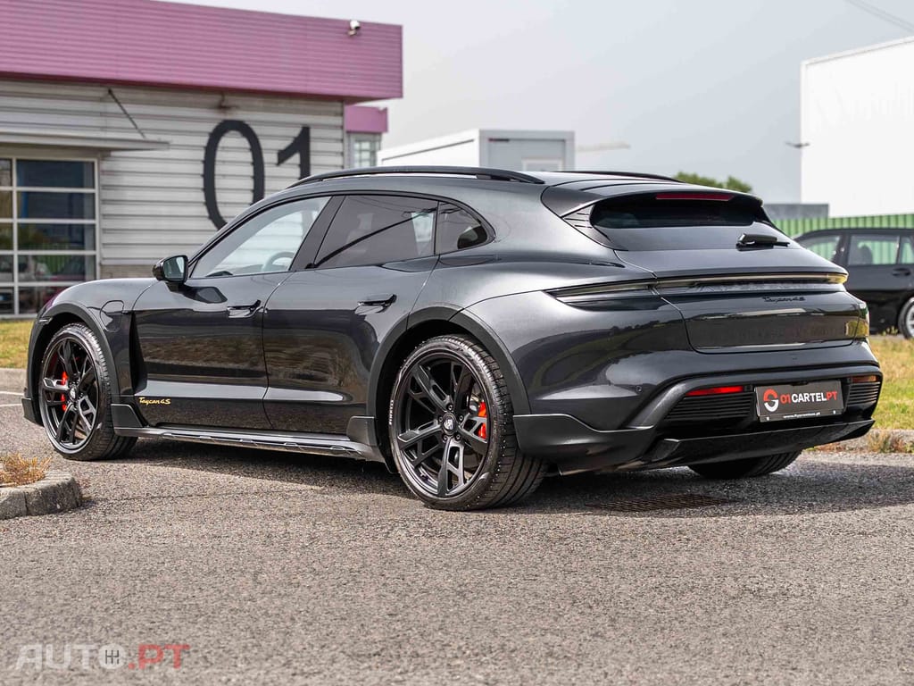 Porsche Taycan Cross Turismo 4S