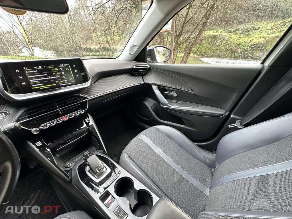 Peugeot 2008 1.5 BlueHDi Allure Pack EAT8