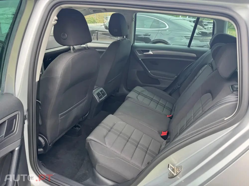 Volkswagen Golf Variant 1.6 TDi Highline DSG