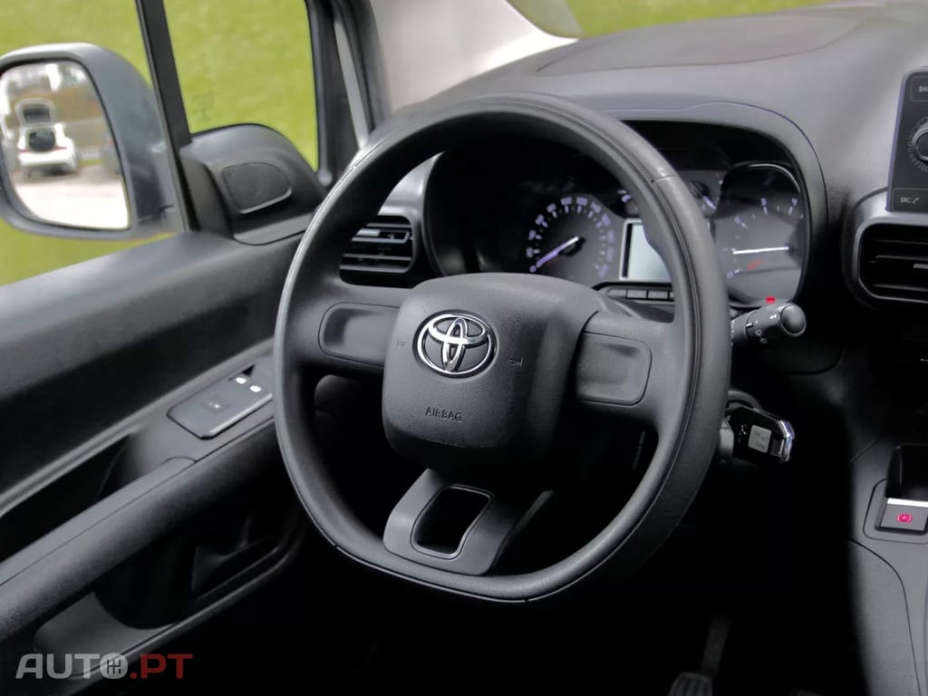 Toyota Proace City Proace City 1.5D L1 Comfort IVA DEDUTÍVEL