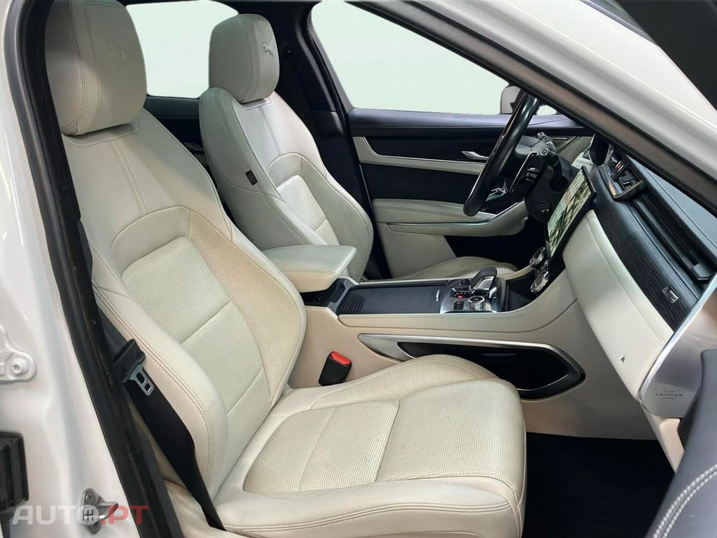 Jaguar F-Pace 2.0 P400e Plug-in Hybrid
