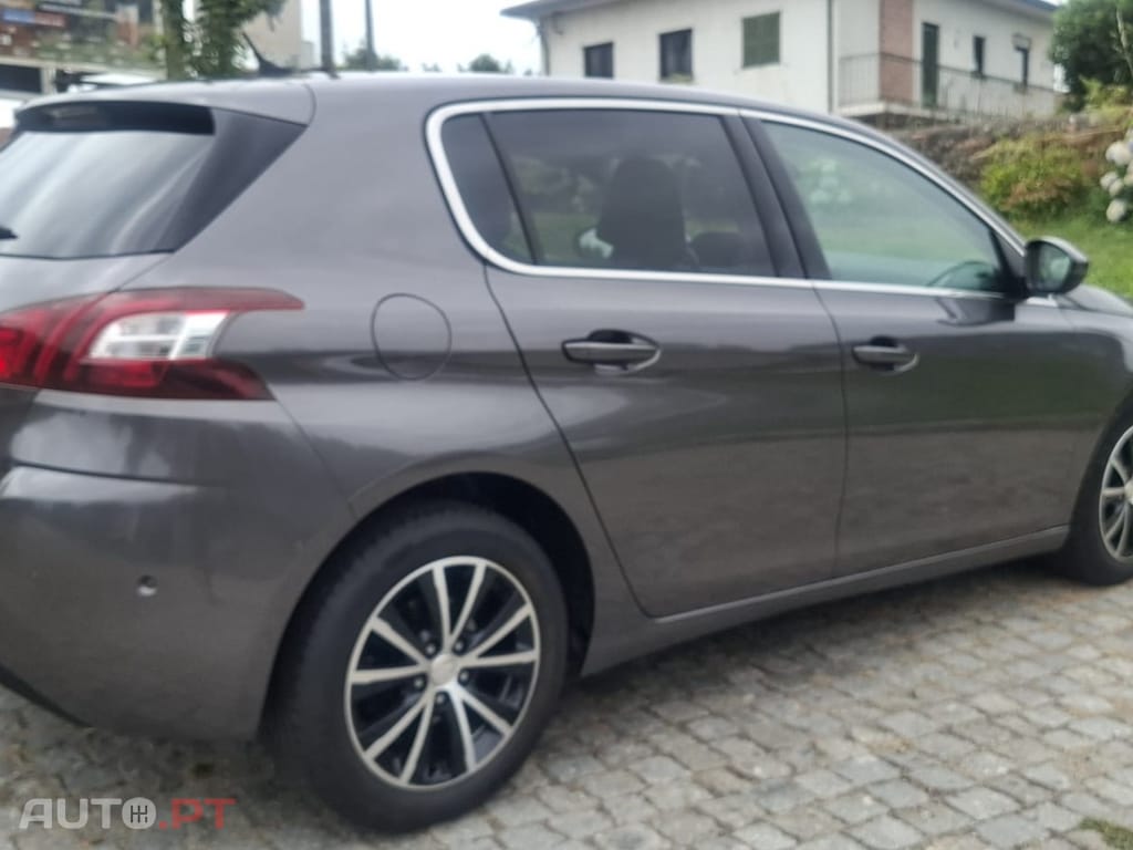 Peugeot 308 PureTech 110 Stop & Start Allure