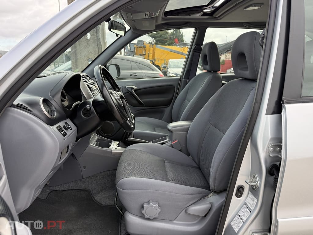 Toyota RAV4 2.0 VVT-i Pack 2