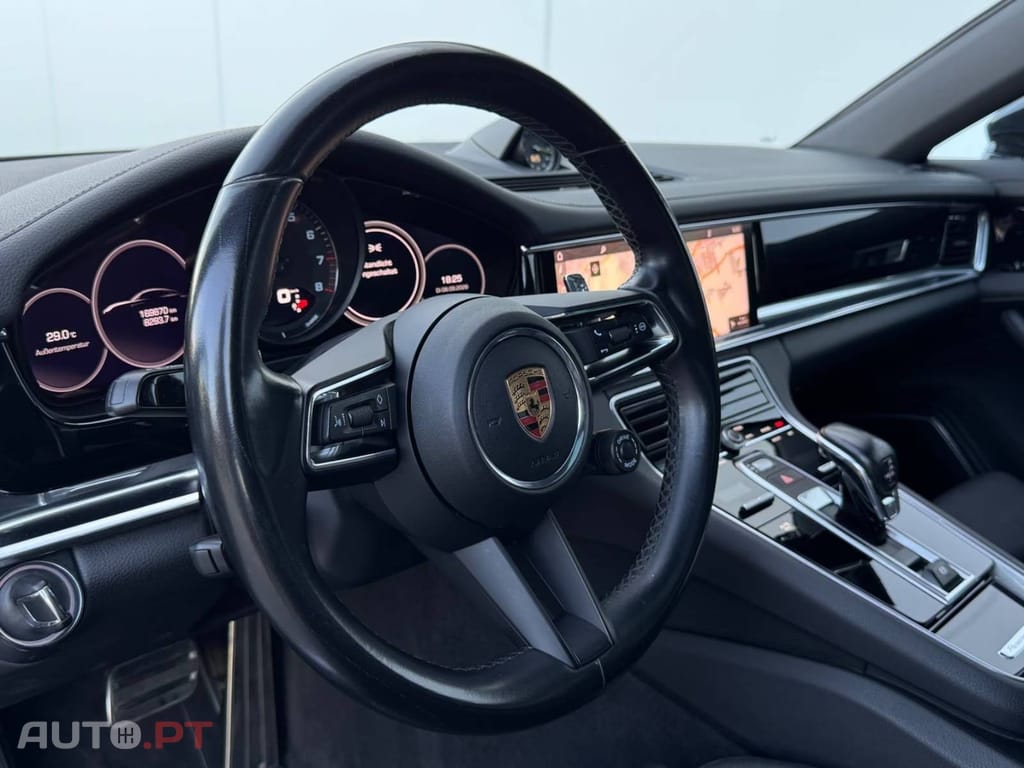 Porsche Panamera 4 E-Hybrid