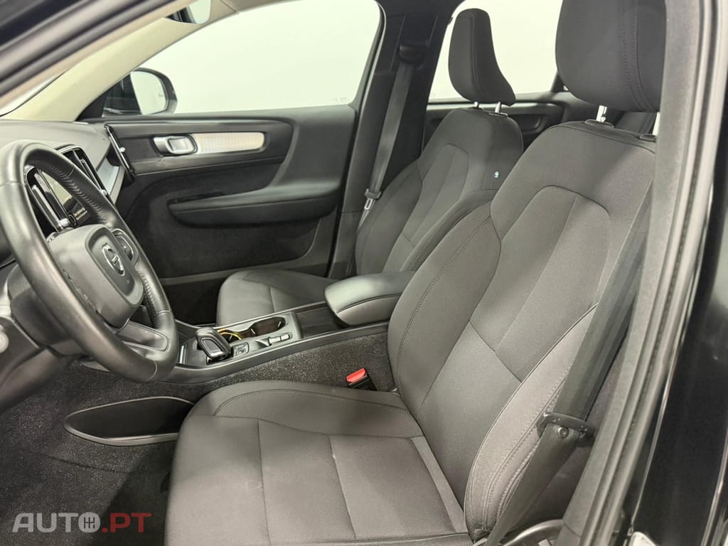 Volvo XC40 1.5 T5 PHEV Momentum