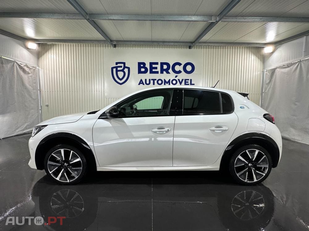 Peugeot E-208 50 kWh GT Pack