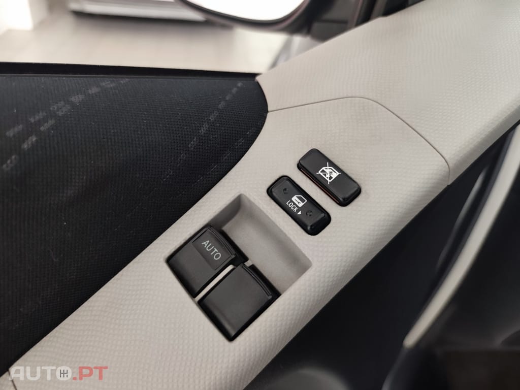 Toyota Yaris 1.0 VVT-i AC Manual