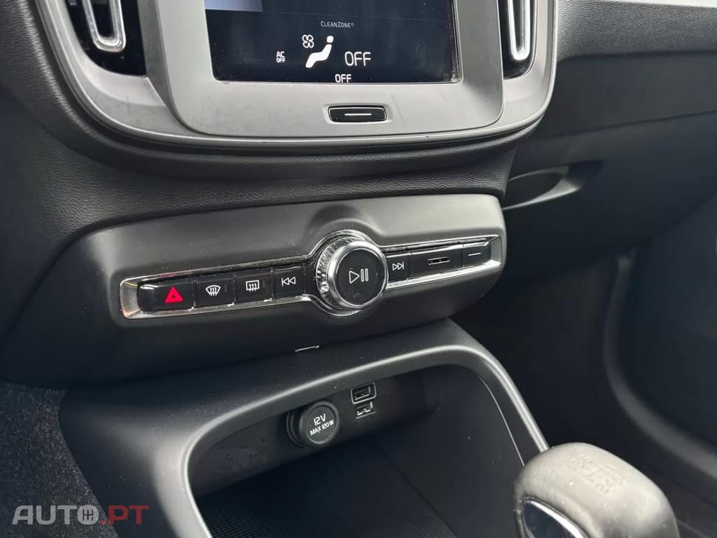 Volvo XC40 1.5 T3 Momentum Plus