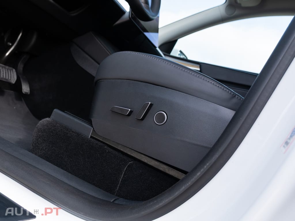 Tesla Model Y Long Range Dual Motor AWD