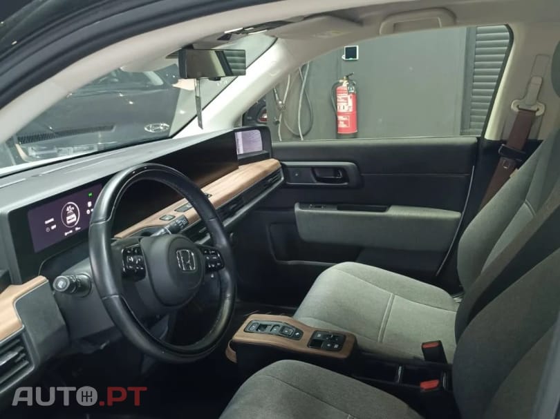 Honda e Advance (17")