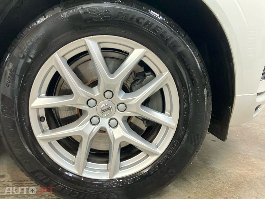 Volvo XC60 2.0 T8 PHEV Momentum AWD