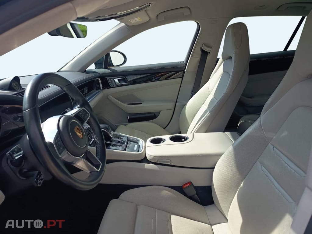 Porsche Panamera 4 E-Hybrid