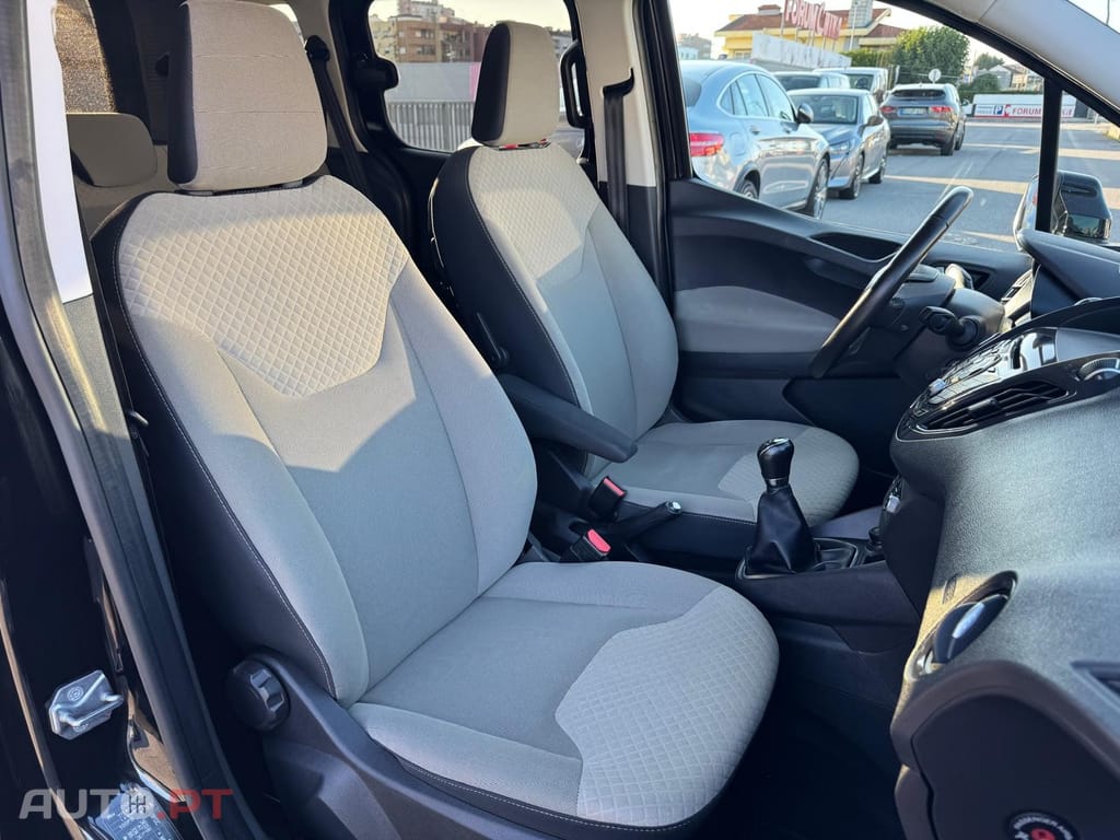 Ford Tourneo 1.0 EcoBoost Titanium