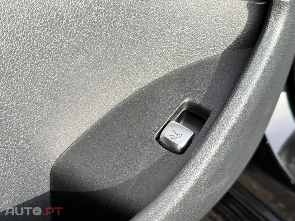 Mercedes-Benz E 220 d AMG Line