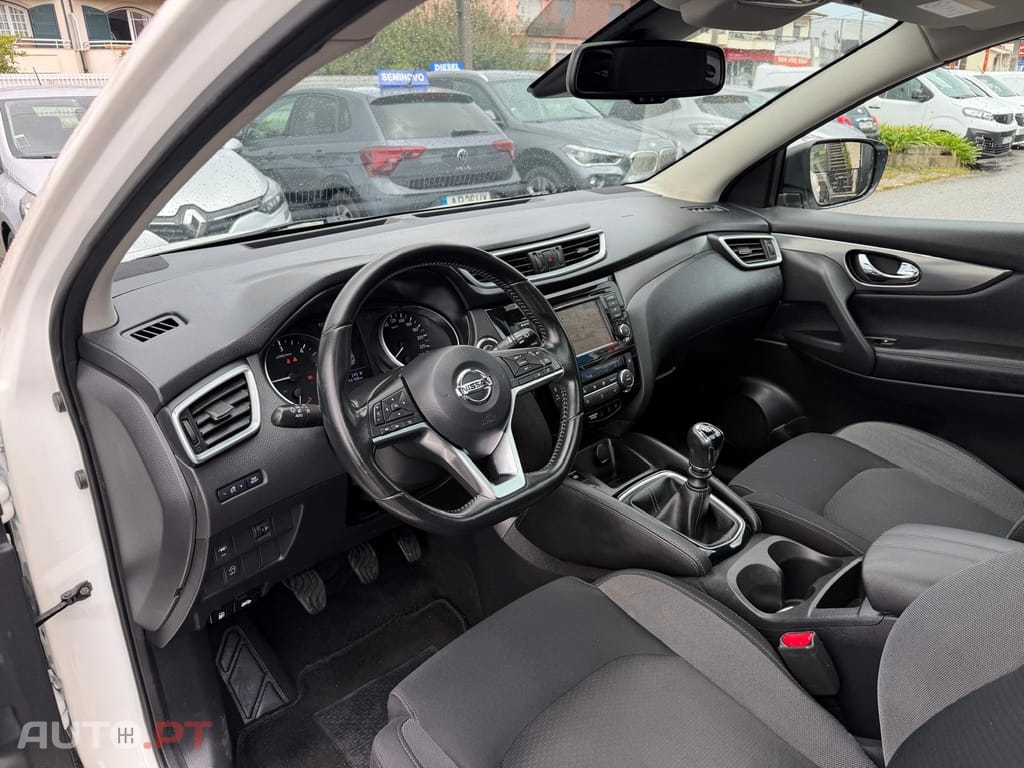 Nissan Qashqai 1.5 dCi N-Connecta J18+Led