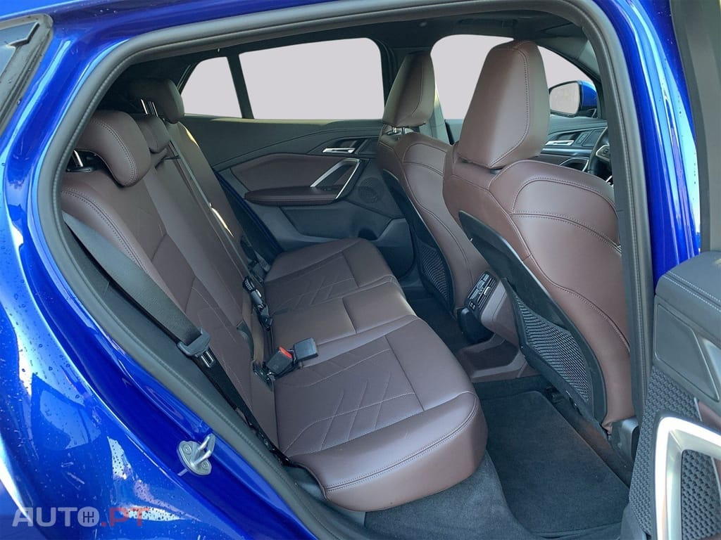 BMW iX2 eDrive20 M Sport I.V.A DEDUTÍVEL 