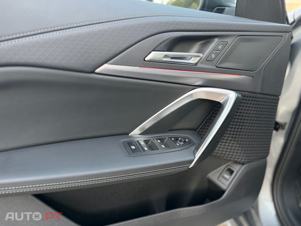 BMW iX2 eDrive20 Pack Desportivo M — fotografia 16