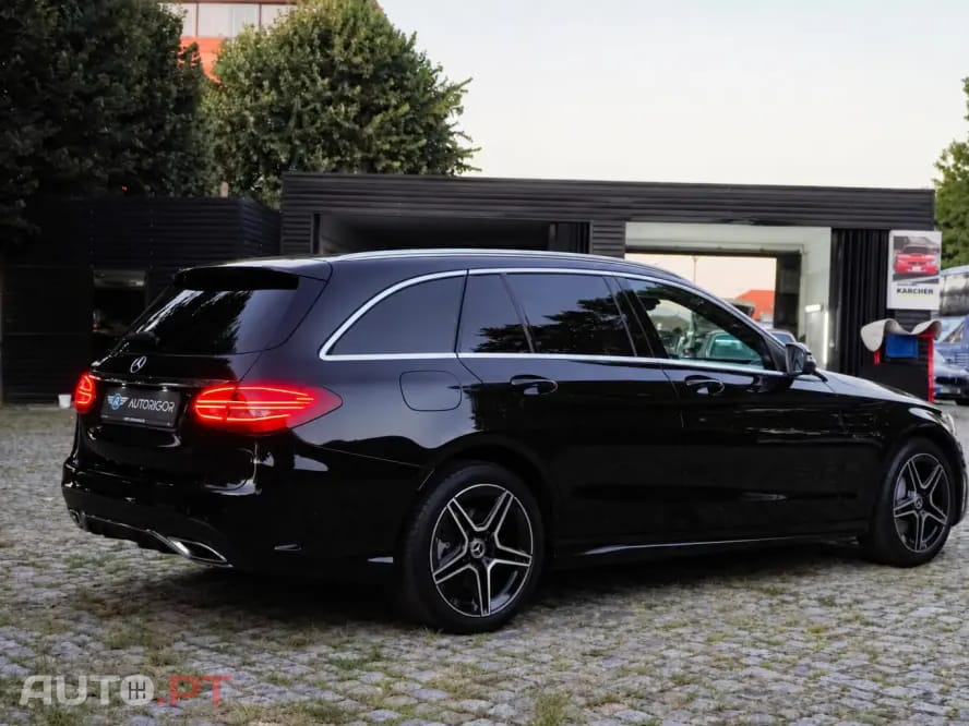 Mercedes-Benz C 300 Outro