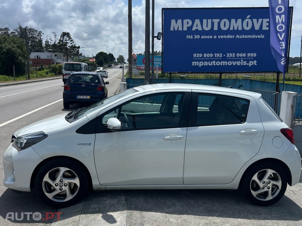Toyota Yaris Hybrido automático