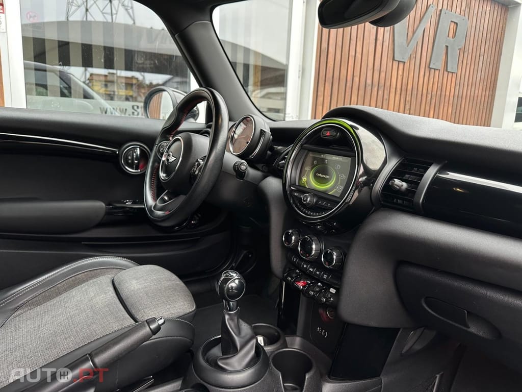 MINI Cooper Cooper D