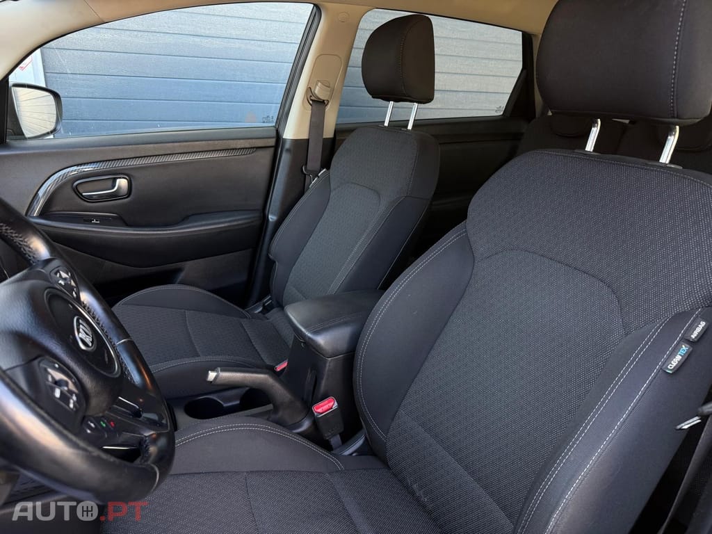 Kia Carens 1.7 CRDi ISG EX