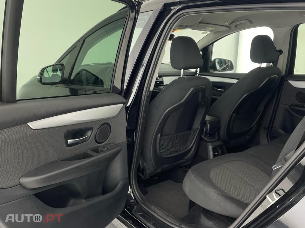 BMW 216 i 7L Advantage