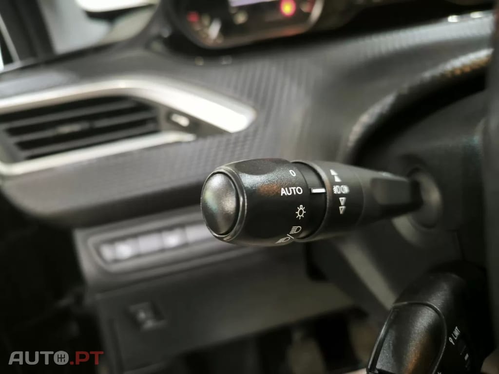 Peugeot 208 PureTech 82 Start & Stop Style