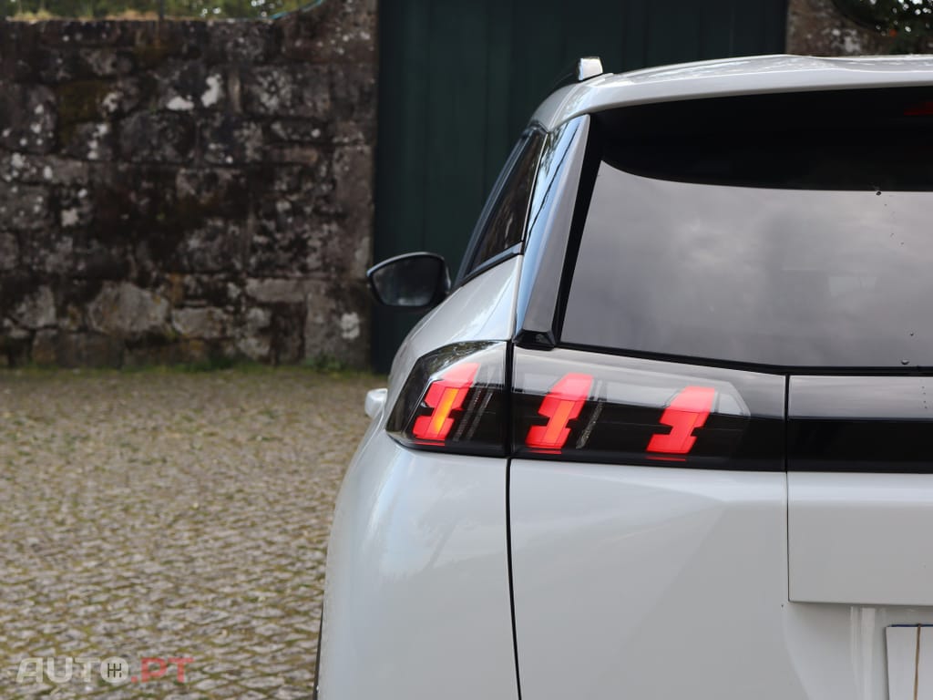 Peugeot 2008 1.5 BlueHDi Allure Pack EAT8
