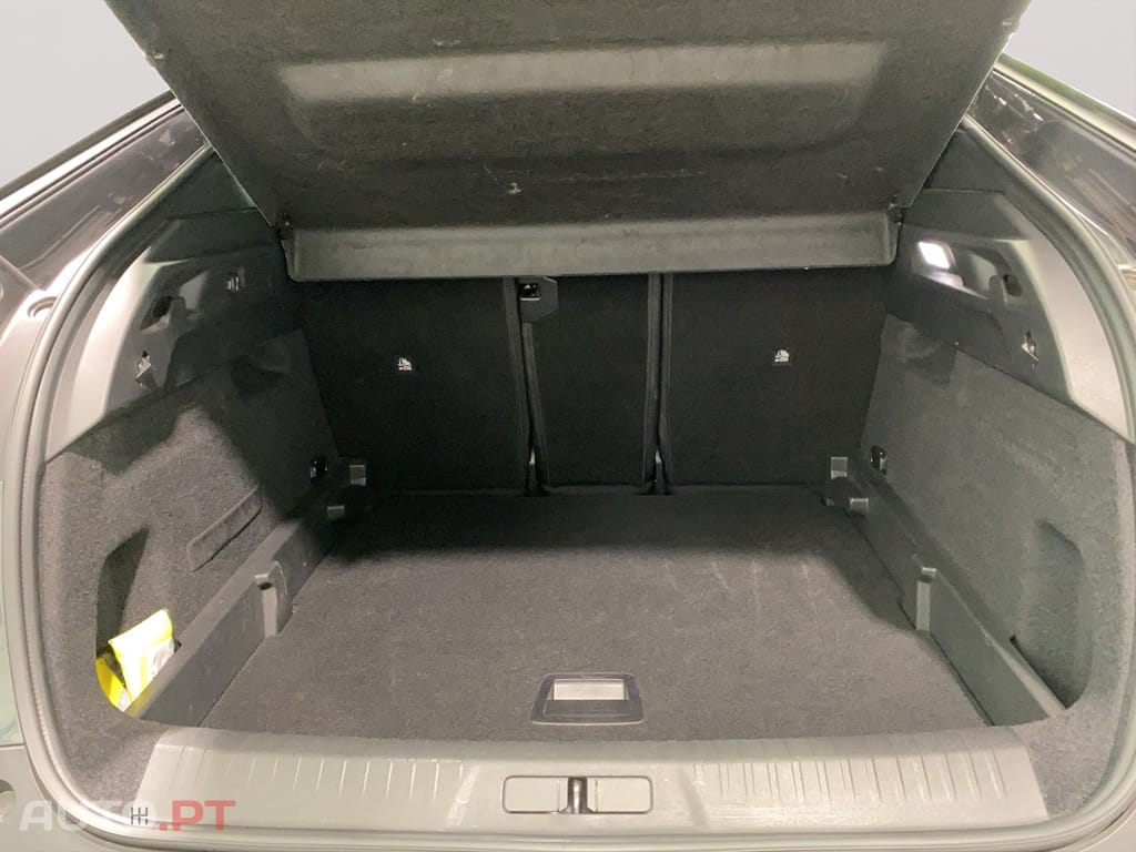 Peugeot 3008 1.2 Hybrid Allure e-DCS6