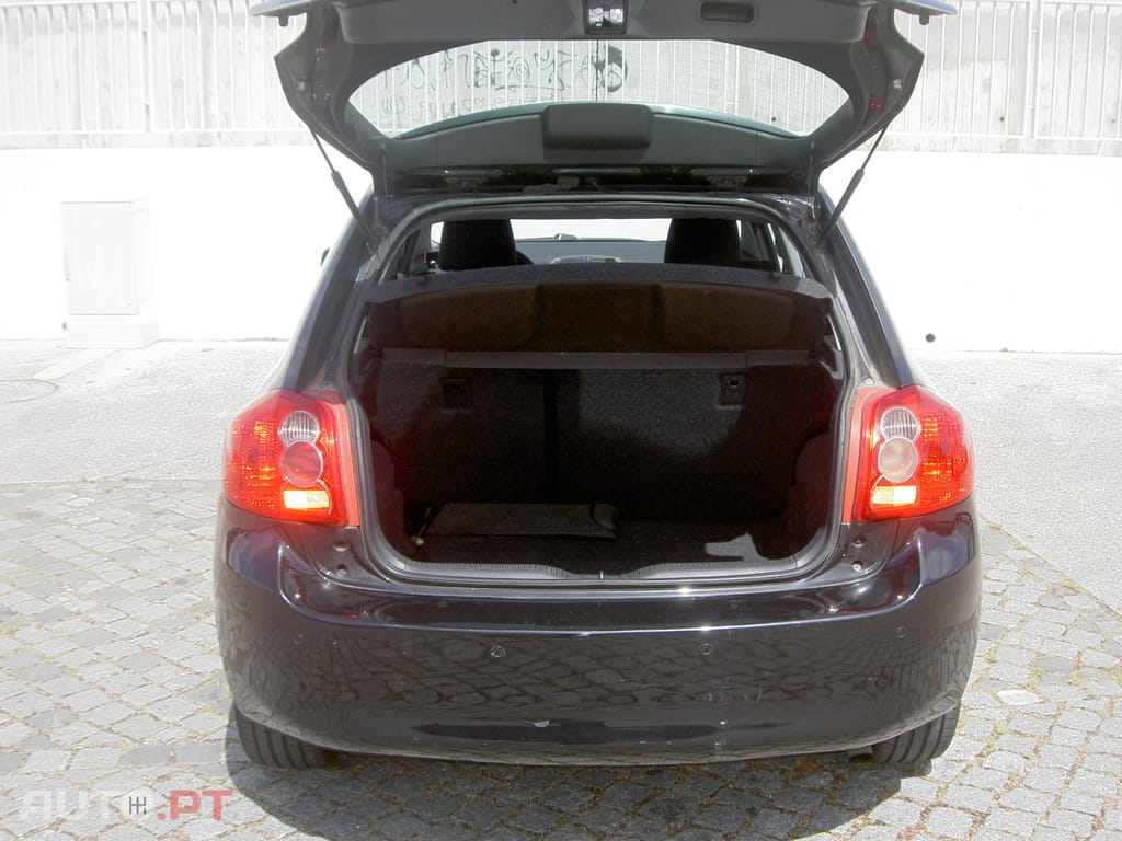Toyota Auris 1.33 VVTI A/C+VSO
