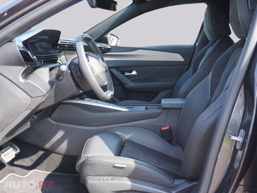 Peugeot 408 GT EAT8