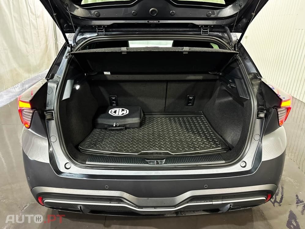 MG MG4 77 kWh Extended Range Luxury