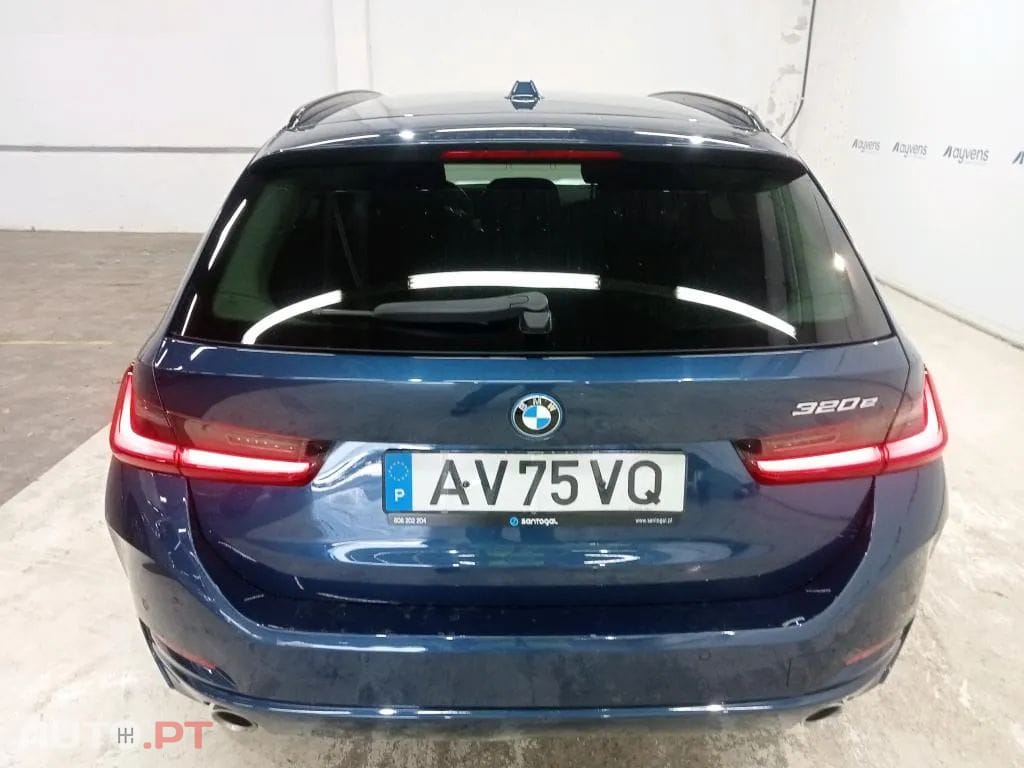 BMW 320 e Touring Auto