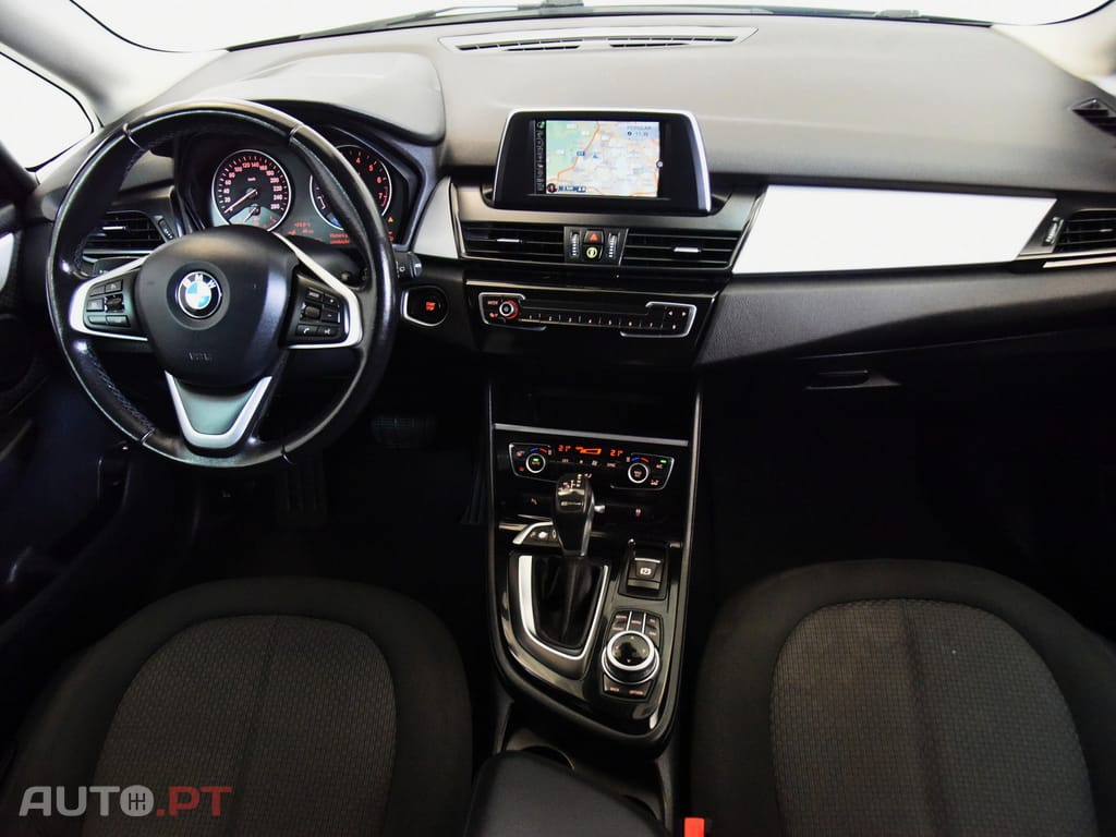 BMW 225 PLUG-IN