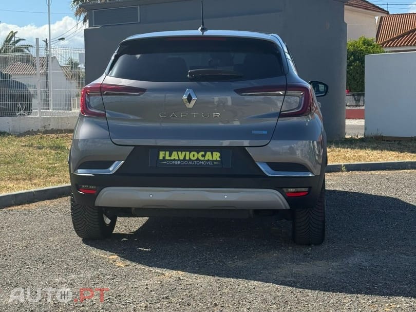 Renault Captur 1.6 E-Tech Intens